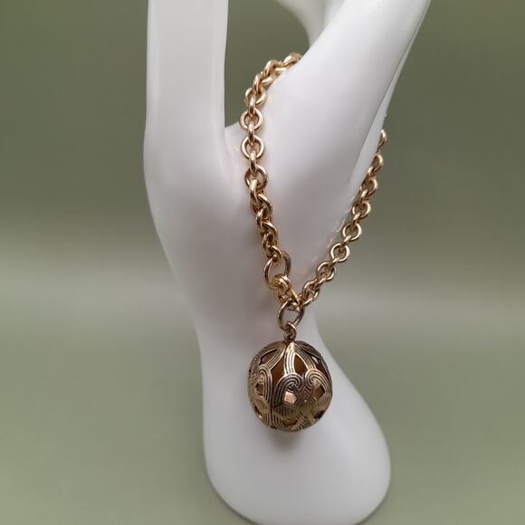 Vintage Gold-tone Chain Bracelet Sister Clasp Spherical Filigree Charm, 7 Inch - Picture 5 of 10